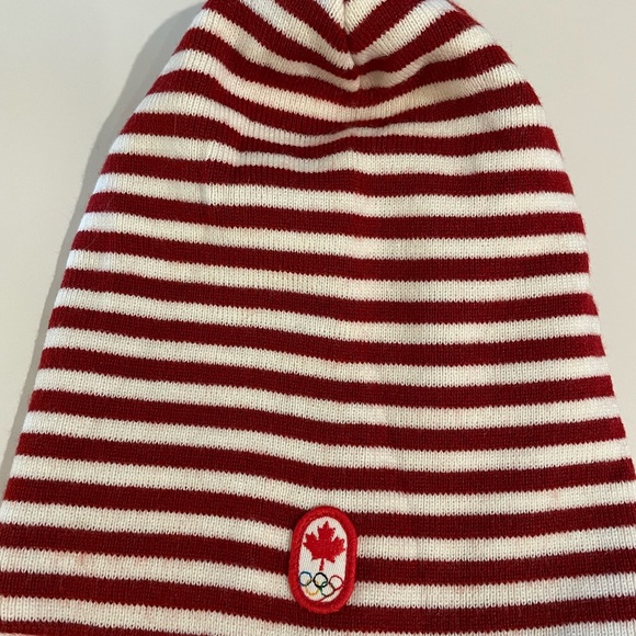 Vintage Hudson Bay official Olympic beanie hat - Picture 3 of 5